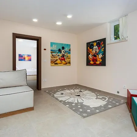 Signature * Malinska